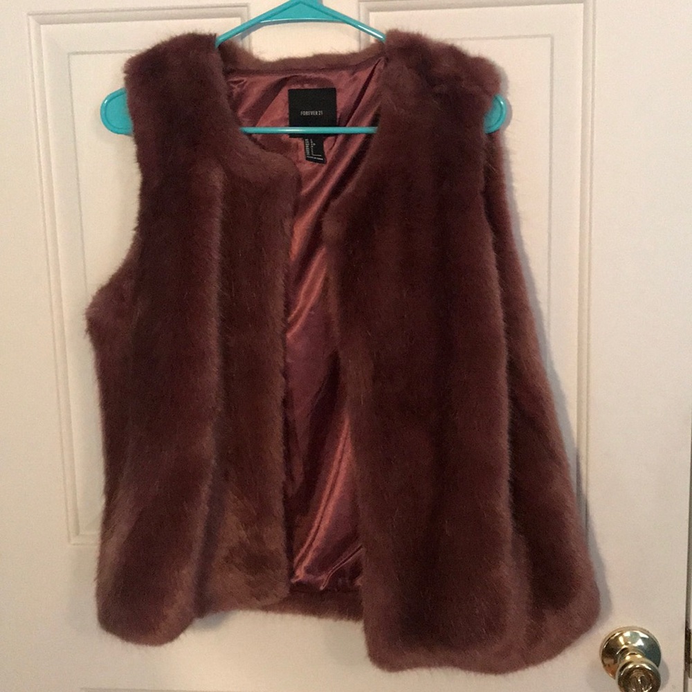 FOREVER 21 FUR VEST